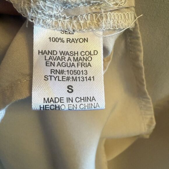 Giddy Up Glamour Embroidered Floral Blouse Top Shirt‎ Small Roll Tab Sleeve - Picture 7 of 7